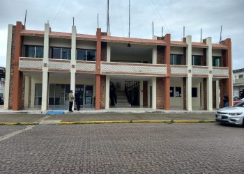ALLEGADOS DEL TESORERO MUNICIPAL GANAN HASTA 37 MIL PESOS
