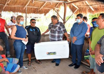 LILI CAMPOS ATIENDE SOLICITUDES DE PESCADORES DE PLAYA DEL CARMEN