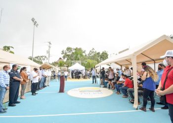 CARAVANA DE SERVICIOS DE TULUM ATIENDE A CIUDADANOS DE LA COLONIA VELETA