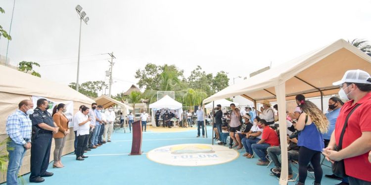 CARAVANA DE SERVICIOS DE TULUM ATIENDE A CIUDADANOS DE LA COLONIA VELETA