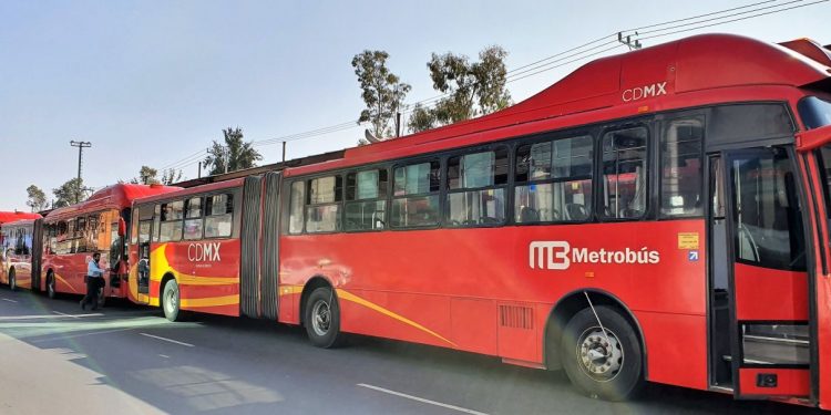 SURGE POLÉMICA SOBRE LOS METROBUSES DE LA LÍNEA 6
