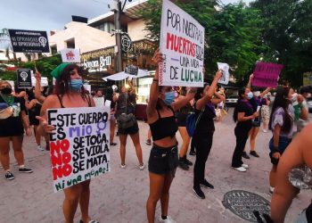 PACÍFICAMENTE TRANSCURRIÓ MARCHA A FAVOR DE ERRADICAR VIOLENCIA CONTRA MUJERES EN SOLIDARIDAD