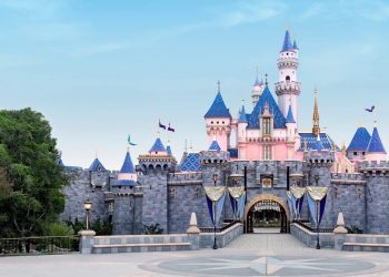DESPEDIRÁ DISNEY A 32,000 EMPLEADOS EN EE.UU. POR EL IMPACTO DE COVID