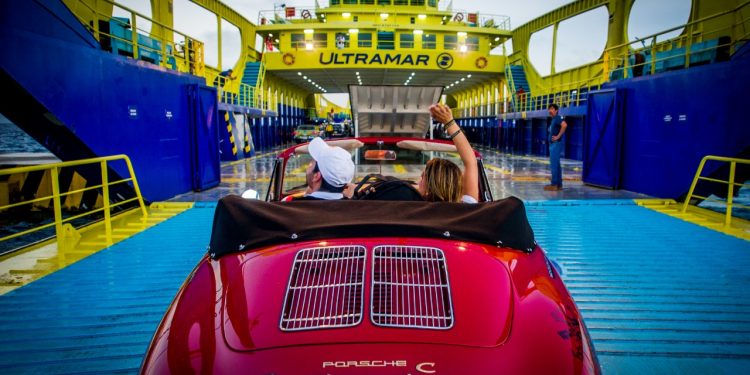 ULTRAMAR TRANSPORTA A LOS AUTOS DEL RALLY MAYA