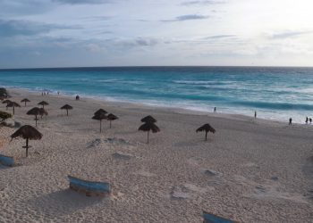 DEDICACIÓN Y EMPEÑO PARA MANTENER PLAYAS LIMPIAS EN CANCÚN