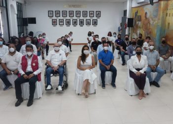 ENTREGAN DISTINTIVOS DE LA CAPACITACIÓN “NO AL TRABAJO INFANTIL”