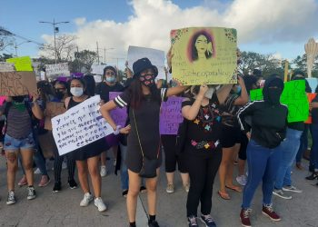 LA UNIVERSIDAD DEL CARIBE MANIFIESTA SU RECHAZO A LA VIOLENCIA EJERCIDA POR LAS AUTORIDADES CONTRA LA MANIFESTACIÓN EL 9 DE NOVIEMBRE EN CANCÚN