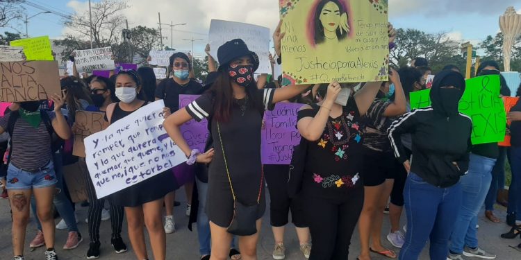 LA UNIVERSIDAD DEL CARIBE MANIFIESTA SU RECHAZO A LA VIOLENCIA EJERCIDA POR LAS AUTORIDADES CONTRA LA MANIFESTACIÓN EL 9 DE NOVIEMBRE EN CANCÚN
