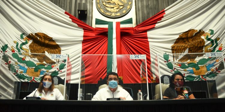COMPARECEN ANTE LEGISLADORES, TITULARES DE EDUCACIÓN Y AGUA POTABLE