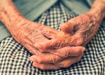ABUELO ES VÍCTIMA DE UN FRAUDE: LE ROBAN TODOS SUS AHORROS