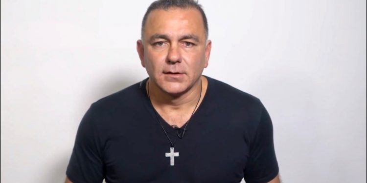 ¡DE ULTIMO MOMENTO, DETIENEN A CARLOS MIMENZA EN MÉRIDA!