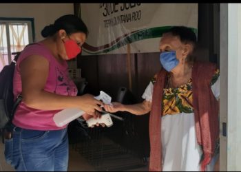 EJEMPLO DE SUPERACIÓN, ABUELITA CONCLUYE SECUNDARIA A LOS 90 AÑOS