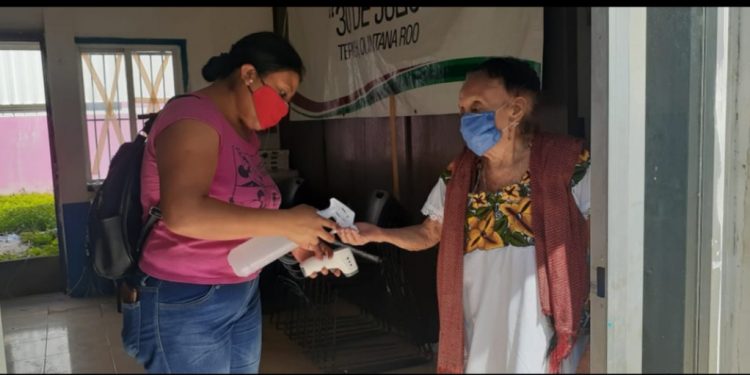 EJEMPLO DE SUPERACIÓN, ABUELITA CONCLUYE SECUNDARIA A LOS 90 AÑOS