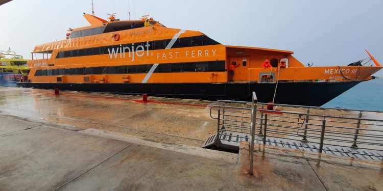 WINJET CANCELA SUS SALIDAS DEBIDO AL FUERTE OLEAJE EN PLAYA DEL CARMEN