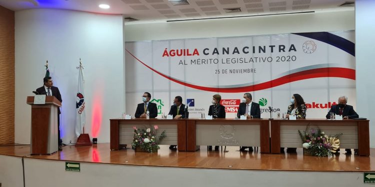 RECIBIÓ EL SENADOR ALEJANDRO ARMENTA LA PRESEA ÁGUILA CANACINTRA AL MÉRITO LEGISLATIVO 2020