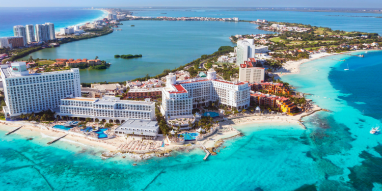 HOTELEROS ESPERAN AUMENTAR SU CAPACIDAD AL 100%