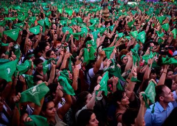 FEMINISTAS Y ACTIVISTAS PREPARAN MANIFESTACIONES PACÍFICAS EN EL DÍA SIN VIOLENCIA