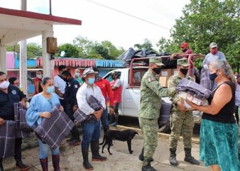 SIN DESCANSO TRABAJA DIF EN LA DISTRIBUCIÓN DE AYUDA HUMANITARIA A FAVOR DE LOS AFECTADOS