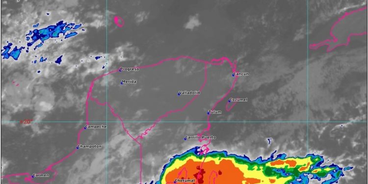 ONDA TROPICAL 44 GENERARÁ LLUVIAS EN EL SUR DE QUINTANA ROO
