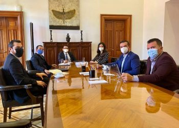 GERALDINE PONCE DA SEGUIMIENTO A PROYECTOS PARA SU ESTADO