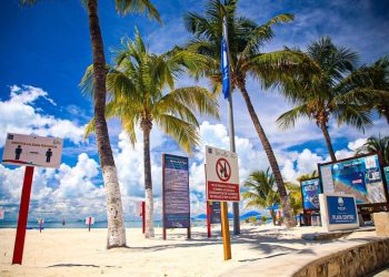 DISFRUTAN VISITANTES DE PLAYAS LIMPIAS EN ISLA MUJERES