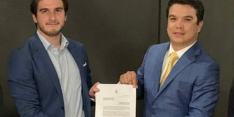 UN JOVEN AL FRENTE DE LA COMISIÓN NACIONAL DE SELECCIÓN DE CANDIDATOS Y DIRIGENTES DE FUERZA POR MÉXICO: GERARDO ISLAS