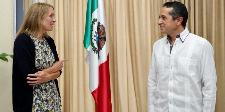 SE REÚNE CARLOS JOAQUÍN CON LA EMBAJADORA DE NORUEGA