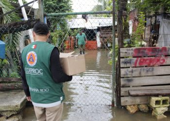LLEVAN DESPENSAS A FAMILIAS AFECTADAS POR LLUVIAS EN LAS COMUNIDADES