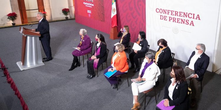 HAREMOS LO NECESARIO PARA LUCHAR CONTRA LA VIOLENCIA HACIA LA MUJER: AMLO