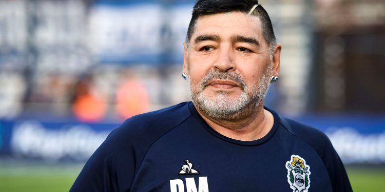 DIEGO MARADONA IRÁ AL QUIRÓFANO POR UN COÁGULO EN EL CEREBRO