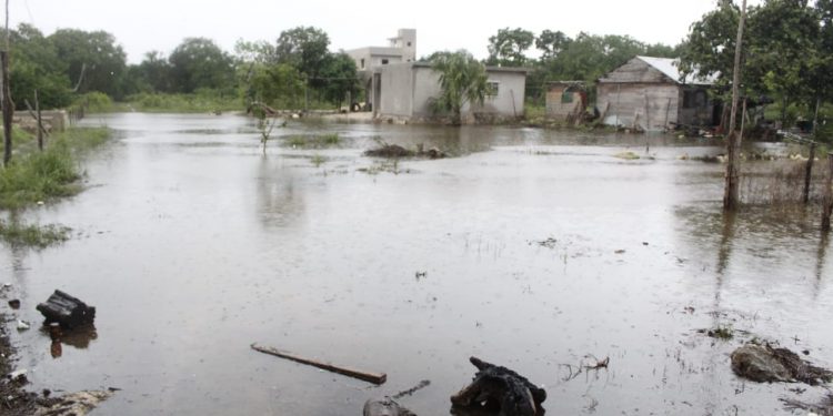 CONDICIONES CLIMÁTICAS ADVERSAS CAUSAN INUNDACIONES EN CAMINOS, CALLES Y AVENIDAS EN LA ZONA SUR DE QUINTANA ROO