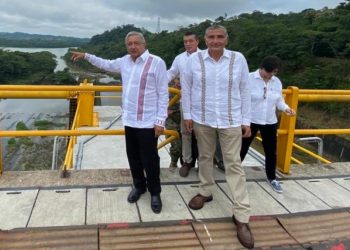 AMLO SE DIRIGE A TABASCO DEBIDO A INUNDACIONES