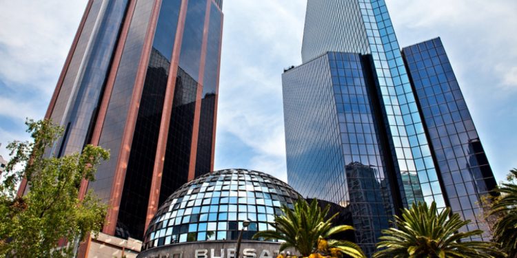 BOLSA MEXICANA CAE 1,74 % TRAS UNA SEMANA DE PÉRDIDAS MODERADAS