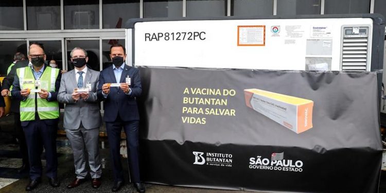 BRASIL RECIBE EL PRIMER LOTE DE LA VACUNA CHINA CONTRA LA COVID-19