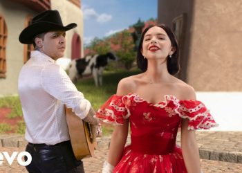CHRISTIAN NODAL Y ANGELA AGUILAR DEBUTAN JUNTOS CON «DIME CÓMO QUIERES»