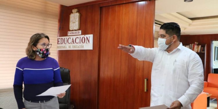 DESIGNAN NUEVO DIRECTOR DE LA ESCUELA NORMAL DE EDUCACIÓN PRIMARIA