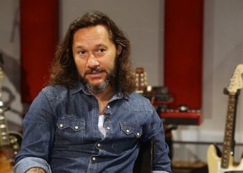 DIEGO TORRES: LOS MÚSICOS DEBEMOS SEGUIR CREANDO PARA «RECONECTAR EL MUNDO»