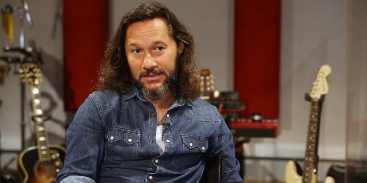 DIEGO TORRES: LOS MÚSICOS DEBEMOS SEGUIR CREANDO PARA «RECONECTAR EL MUNDO»