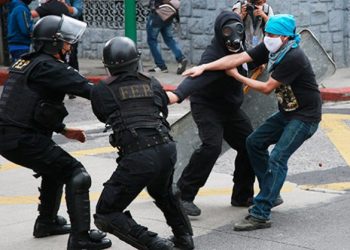 DOS MANIFESTANTES PIERDEN UN OJO POR DISPAROS DE GASES EN GUATEMALA