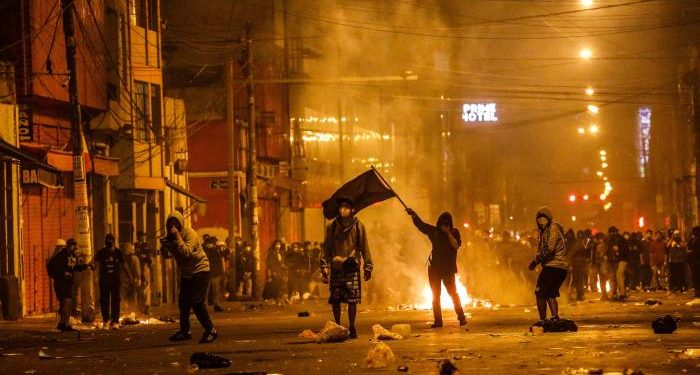 DOS MUERTOS, 94 HERIDOS Y 42 DESAPARECIDOS DEJA LA NOCHE DE VIOLENCIA EN PERÚ
