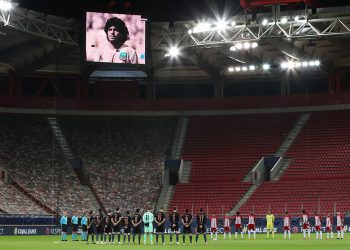 EL FÚTBOL ARGENTINO HOMENAJEA Y DESPIDE AL «ETERNO» DIEGO MARADONA