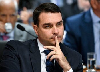 EL HIJO MAYOR DE BOLSONARO, A UN PASO DE LOS TRIBUNALES POR CORRUPCIÓN