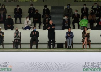 EL PRESIDENTE LÓPEZ OBRADOR PRESUME DE LA ENTREGA DE APOYOS A DEPORTISTAS