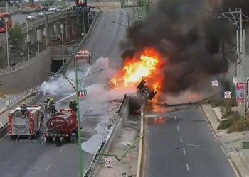 EXPLOTA PIPA EN CHIAPAS, LLEVABA COMBUSTIBLE ILEGAL