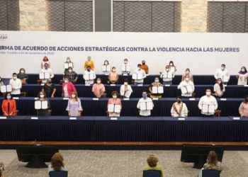 FIRMAN MAURICIO VILA DOSAL Y 15 MUNICIPIOS ACUERDO PARA FORTALECER EL COMBATE A LA VIOLENCIA CONTRA LAS MUJERES