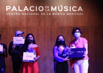 FRITZ SIERRA RECONOCE TALENTO, SENSIBILIDAD Y COMPROMISO SOCIAL DE GANADORES DE «ALZA LA VOZ, EXPRÉSATE CANTANDO»