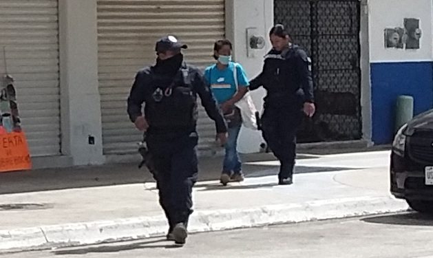 DETIEANEN A UNA MUJER POR ROBO DE PRENDAS ÍNTIMAS EN UN LOCAL DEL CENTRO DE CHETUMAL