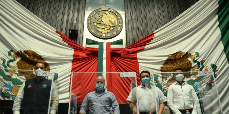 COMPARECEN ANTE LEGISLADORES TITULARES DE AGEPRO E IMOVEQROO