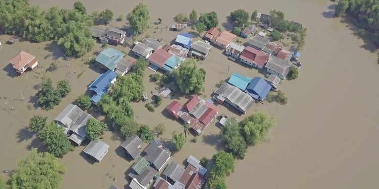 INUNDACIONES Y DESLAVES AFECTAN A TABASCO Y CHIAPAS