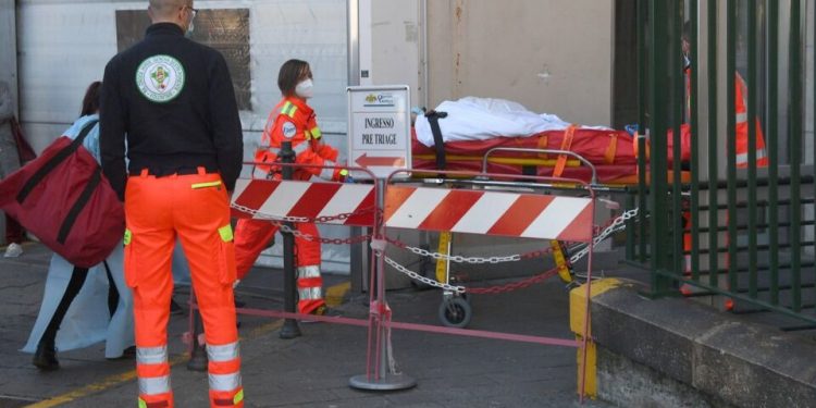 ITALIA REGISTRA 853 MUERTOS POR COVID EL ÚLTIMO DÍA, PEOR CIFRA DESDE MARZO